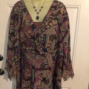 26/28 Women cato’s paisley v-neck, lined Tunic